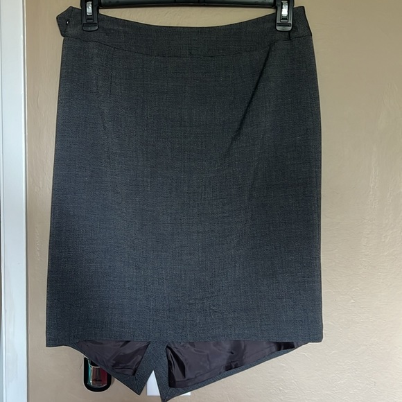 Max Studio Womens skirt faux wrap gray assymetric front design size 8 - Picture 4 of 15